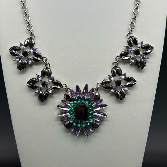 Crystal Statement Necklace Rhinestone Chunky Flower Pendant Silver Tone Retro - Picture 1 of 7
